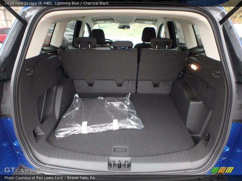  2018 Escape SE 4WD Trunk
