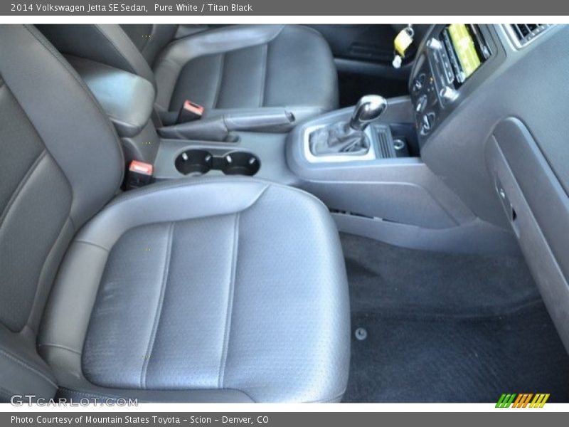Pure White / Titan Black 2014 Volkswagen Jetta SE Sedan