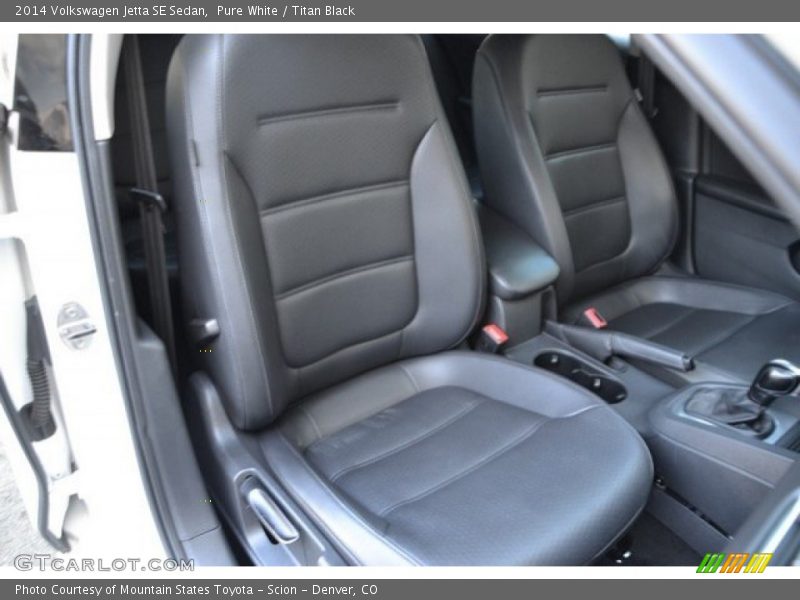 Pure White / Titan Black 2014 Volkswagen Jetta SE Sedan