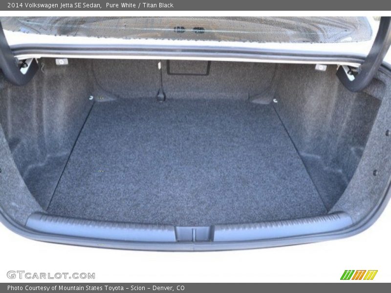 Pure White / Titan Black 2014 Volkswagen Jetta SE Sedan