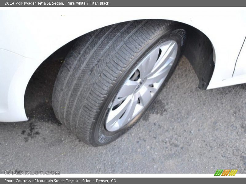 Pure White / Titan Black 2014 Volkswagen Jetta SE Sedan