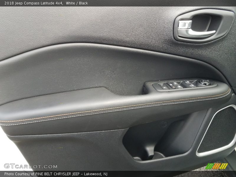 White / Black 2018 Jeep Compass Latitude 4x4