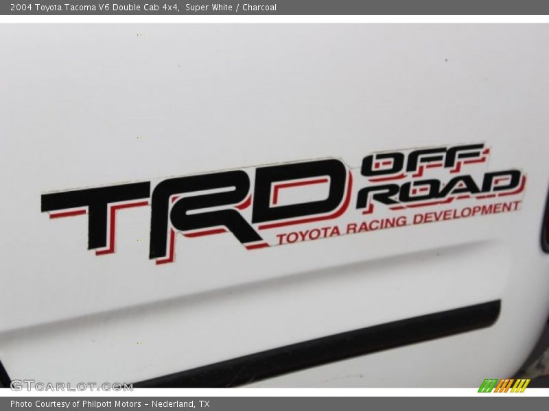 Super White / Charcoal 2004 Toyota Tacoma V6 Double Cab 4x4