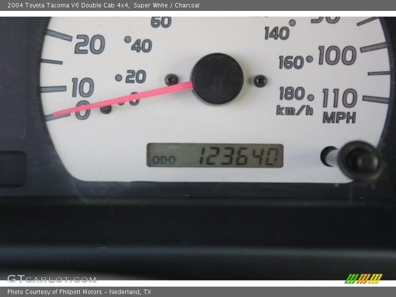 Super White / Charcoal 2004 Toyota Tacoma V6 Double Cab 4x4