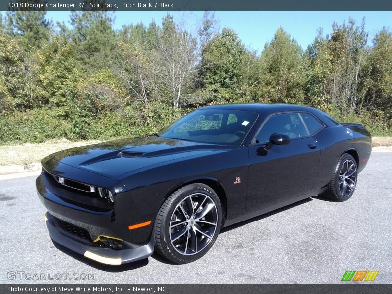 Front 3/4 View of 2018 Challenger R/T Scat Pack