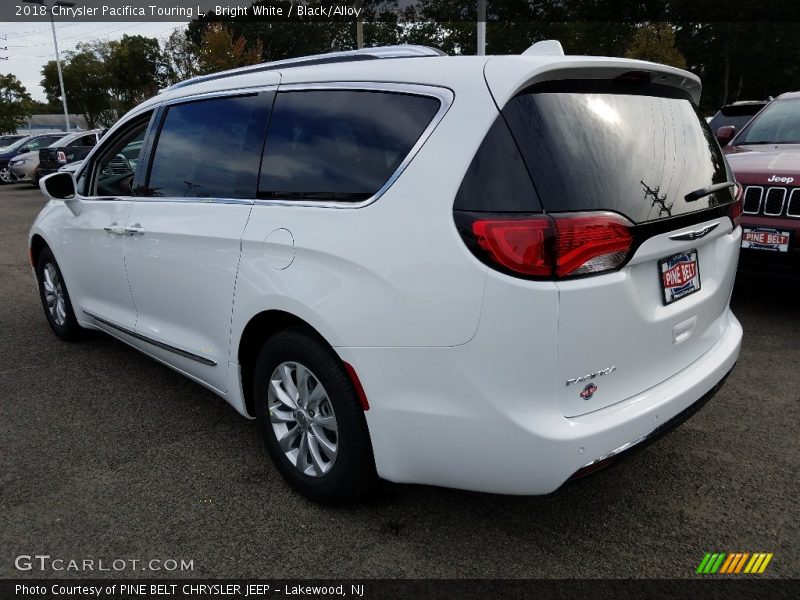 Bright White / Black/Alloy 2018 Chrysler Pacifica Touring L