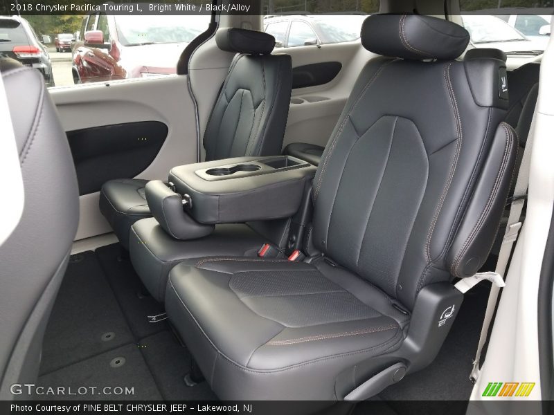 Bright White / Black/Alloy 2018 Chrysler Pacifica Touring L