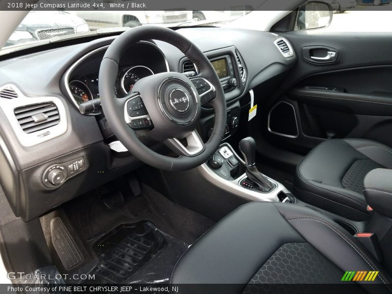 White / Black 2018 Jeep Compass Latitude 4x4