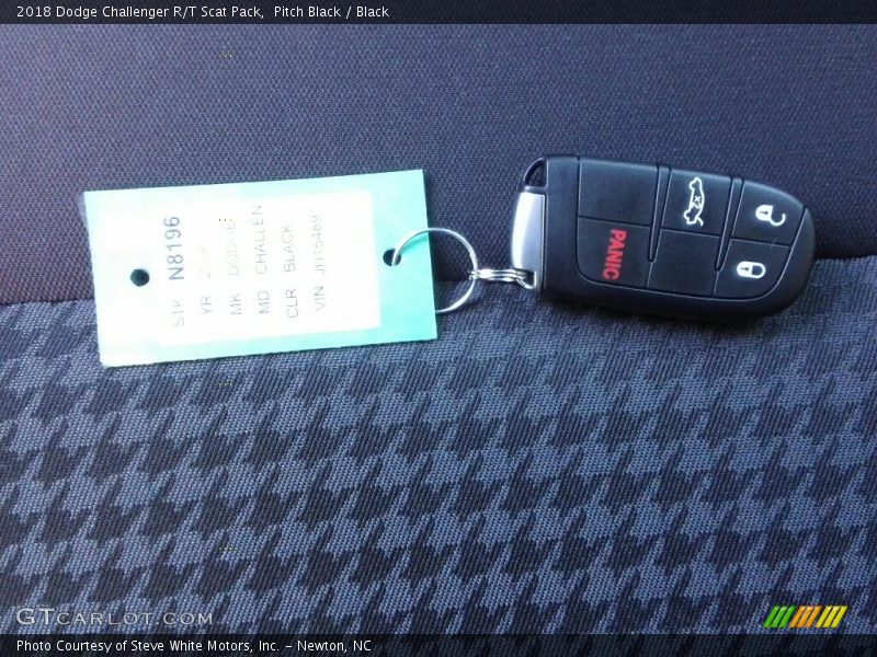 Pitch Black / Black 2018 Dodge Challenger R/T Scat Pack