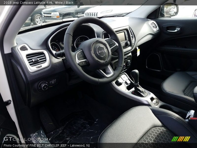 White / Black 2018 Jeep Compass Latitude 4x4