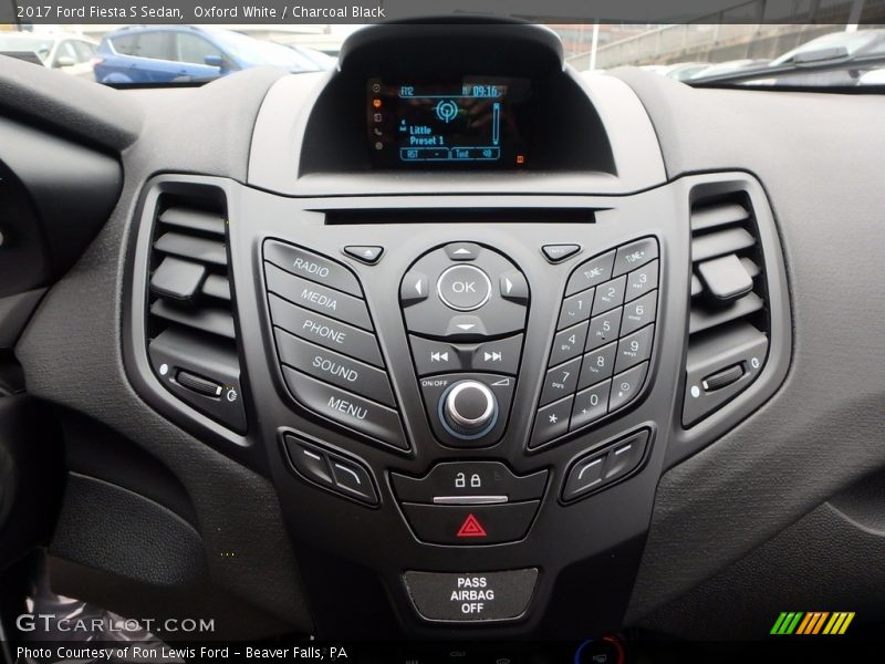 Oxford White / Charcoal Black 2017 Ford Fiesta S Sedan