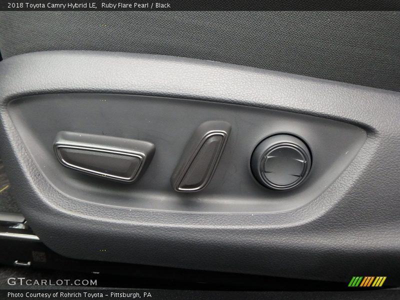 Ruby Flare Pearl / Black 2018 Toyota Camry Hybrid LE