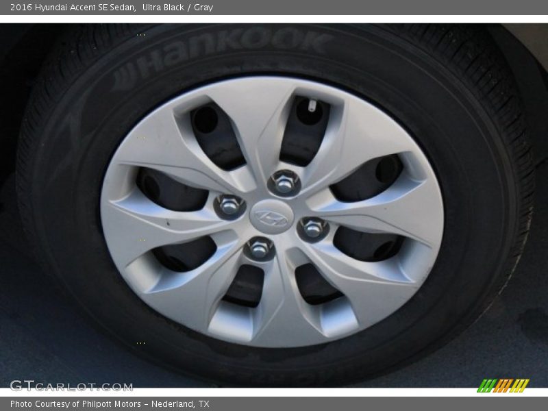 Ultra Black / Gray 2016 Hyundai Accent SE Sedan