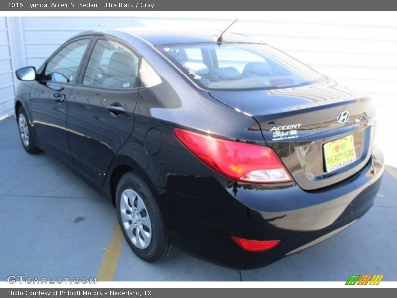 Ultra Black / Gray 2016 Hyundai Accent SE Sedan
