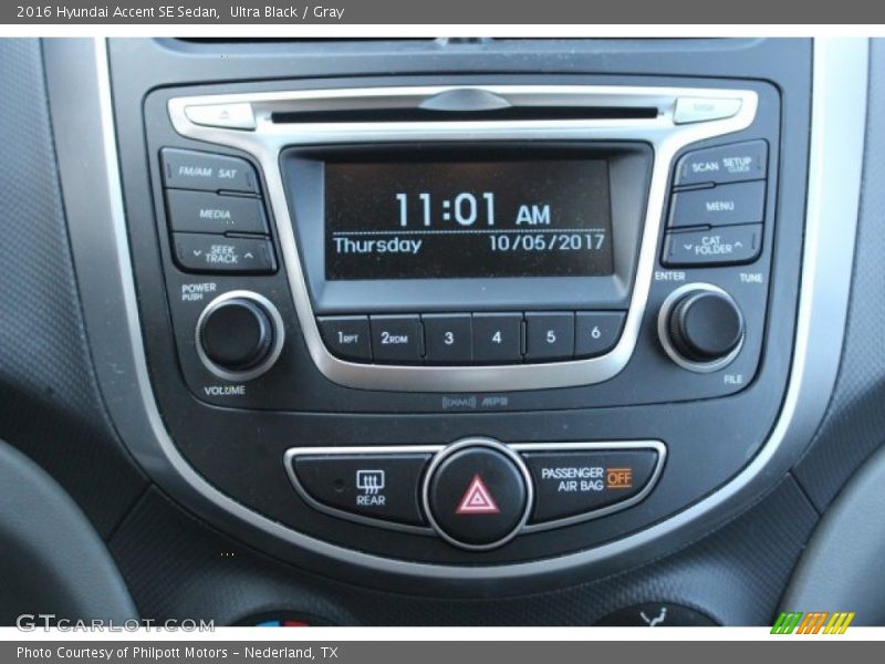 Ultra Black / Gray 2016 Hyundai Accent SE Sedan