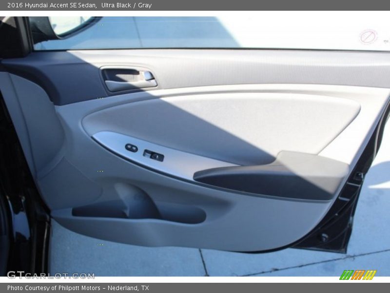 Ultra Black / Gray 2016 Hyundai Accent SE Sedan