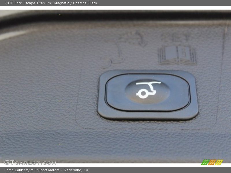 Magnetic / Charcoal Black 2018 Ford Escape Titanium