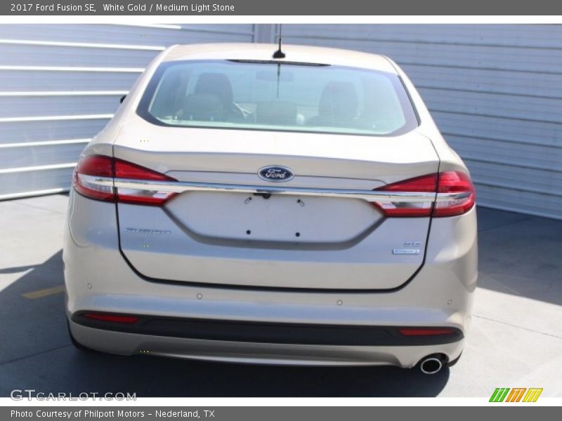 White Gold / Medium Light Stone 2017 Ford Fusion SE