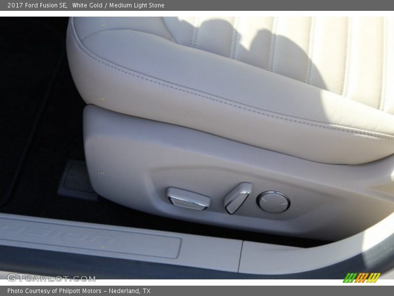 White Gold / Medium Light Stone 2017 Ford Fusion SE