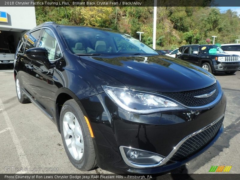 Front 3/4 View of 2018 Pacifica Touring L Plus