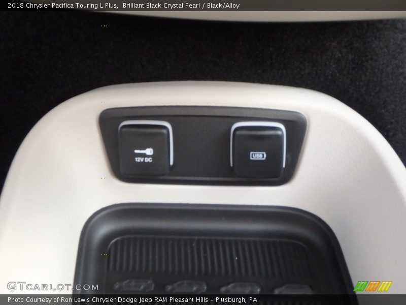 Brilliant Black Crystal Pearl / Black/Alloy 2018 Chrysler Pacifica Touring L Plus