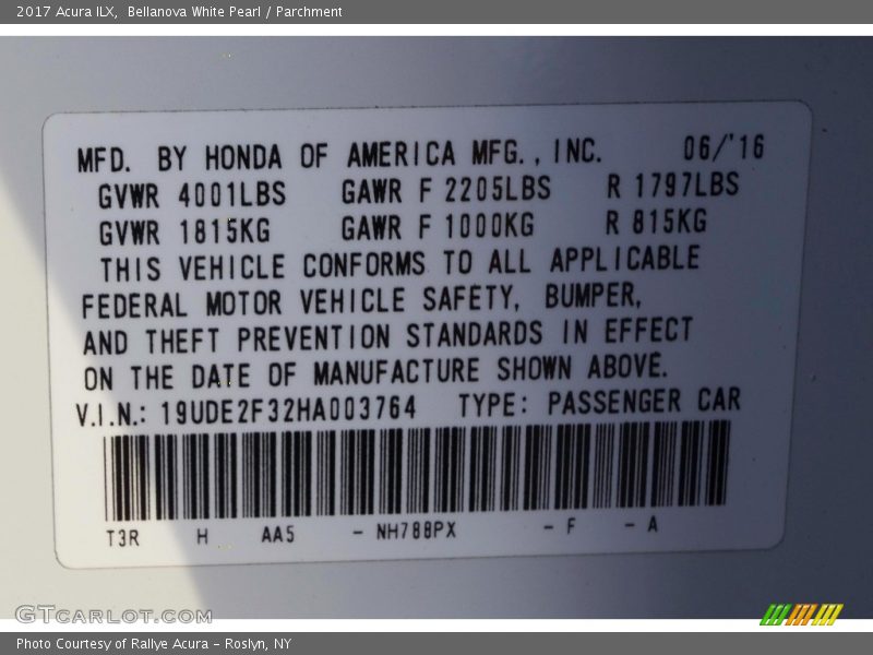 Bellanova White Pearl / Parchment 2017 Acura ILX