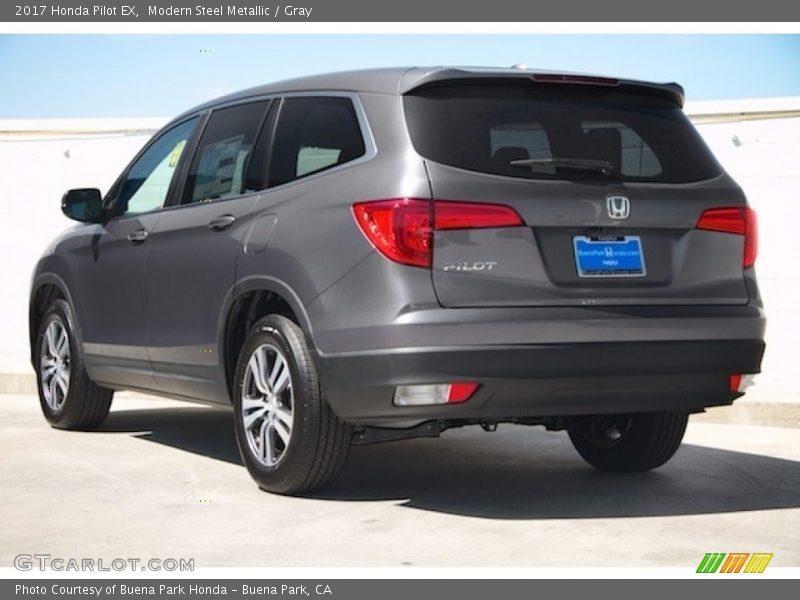 Modern Steel Metallic / Gray 2017 Honda Pilot EX