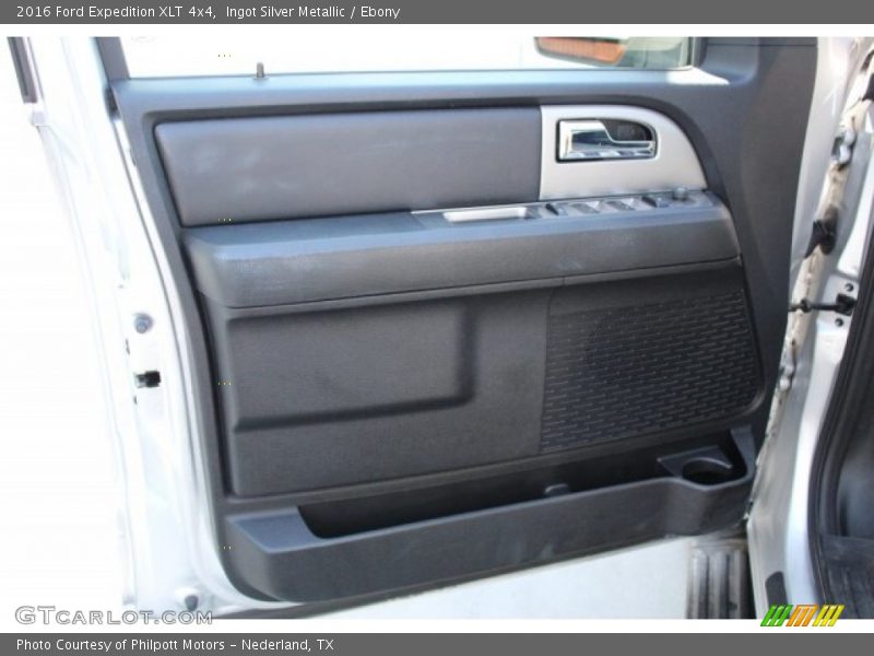 Ingot Silver Metallic / Ebony 2016 Ford Expedition XLT 4x4