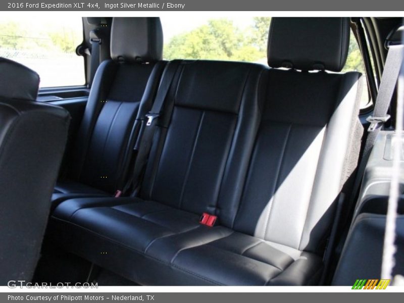 Ingot Silver Metallic / Ebony 2016 Ford Expedition XLT 4x4