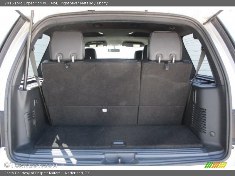 Ingot Silver Metallic / Ebony 2016 Ford Expedition XLT 4x4