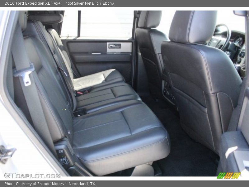 Ingot Silver Metallic / Ebony 2016 Ford Expedition XLT 4x4