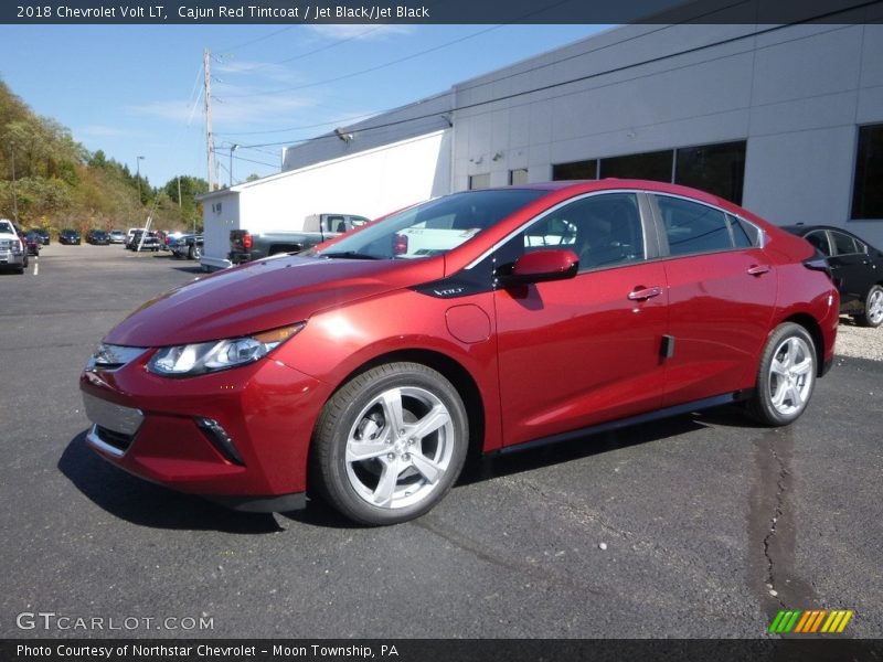 Front 3/4 View of 2018 Volt LT