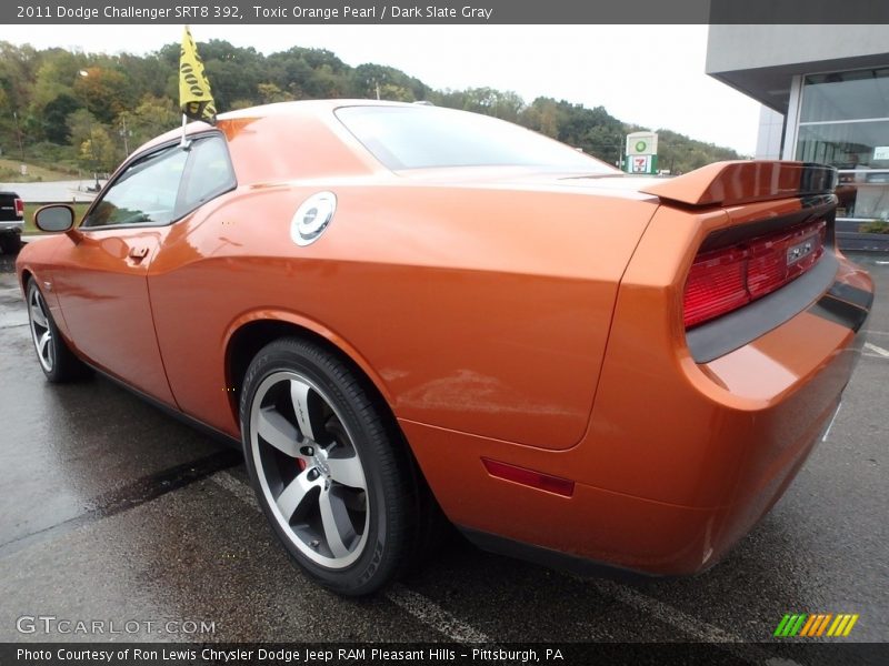 Toxic Orange Pearl / Dark Slate Gray 2011 Dodge Challenger SRT8 392
