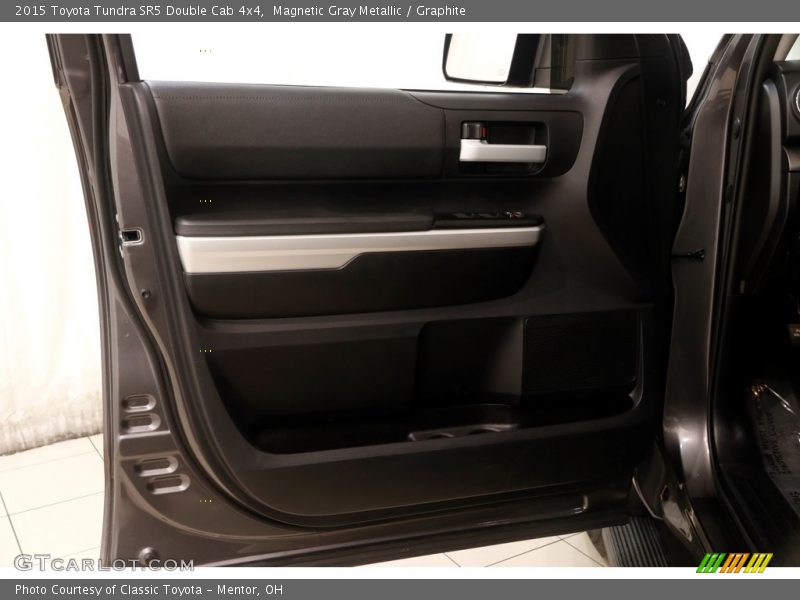 Magnetic Gray Metallic / Graphite 2015 Toyota Tundra SR5 Double Cab 4x4
