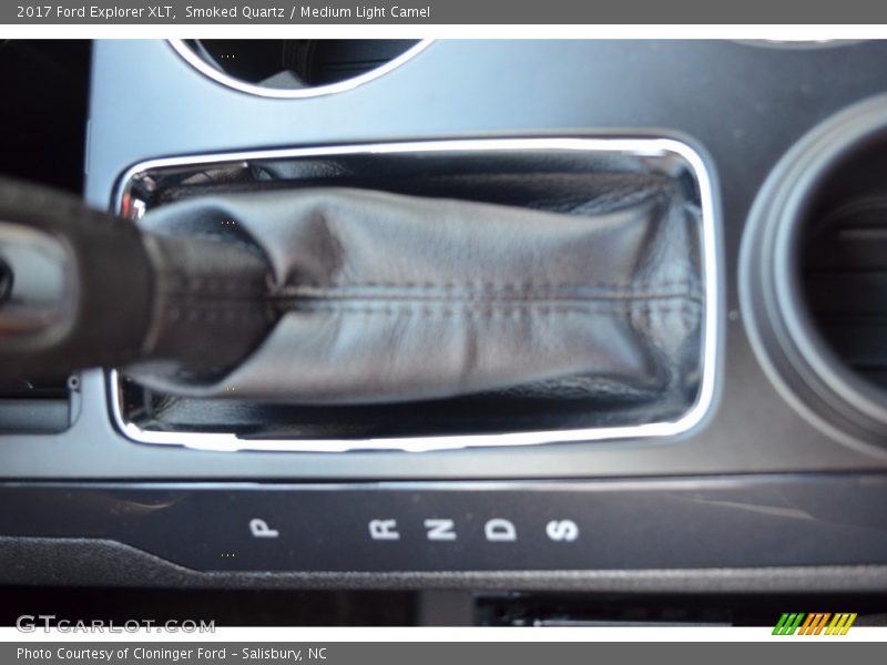 Smoked Quartz / Medium Light Camel 2017 Ford Explorer XLT