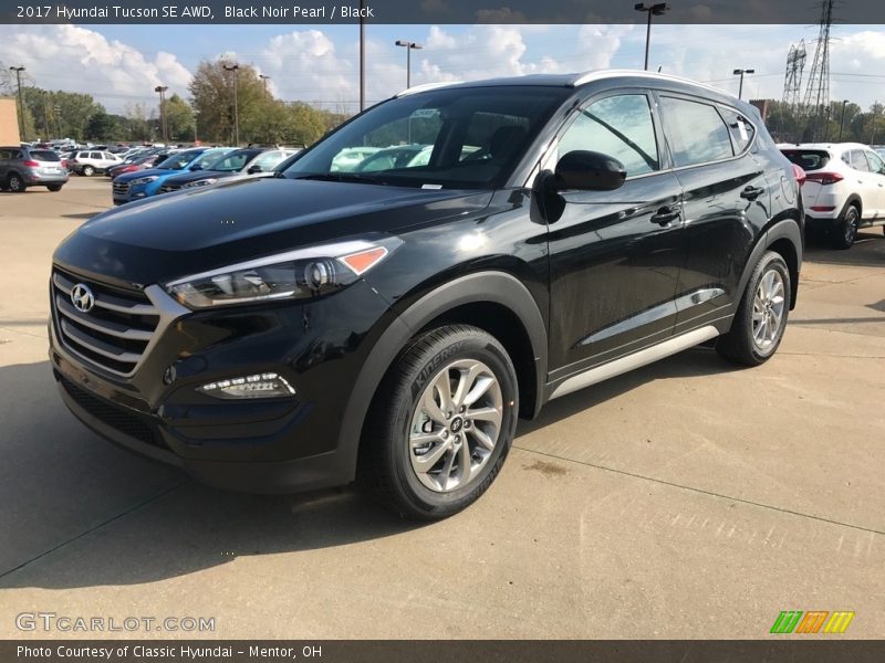 Black Noir Pearl / Black 2017 Hyundai Tucson SE AWD