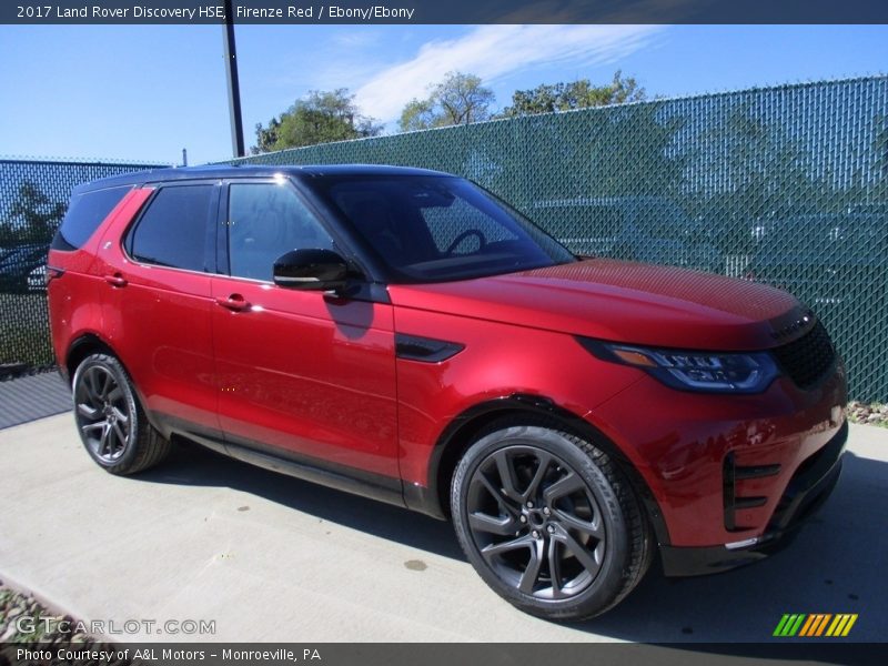 Front 3/4 View of 2017 Discovery HSE