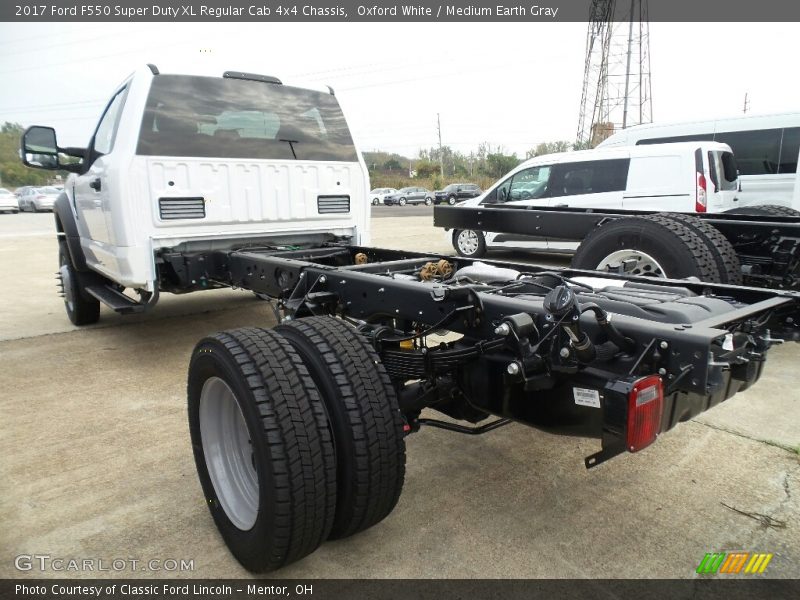 Oxford White / Medium Earth Gray 2017 Ford F550 Super Duty XL Regular Cab 4x4 Chassis