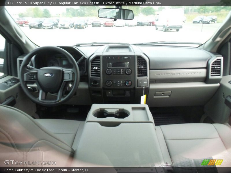 Oxford White / Medium Earth Gray 2017 Ford F550 Super Duty XL Regular Cab 4x4 Chassis