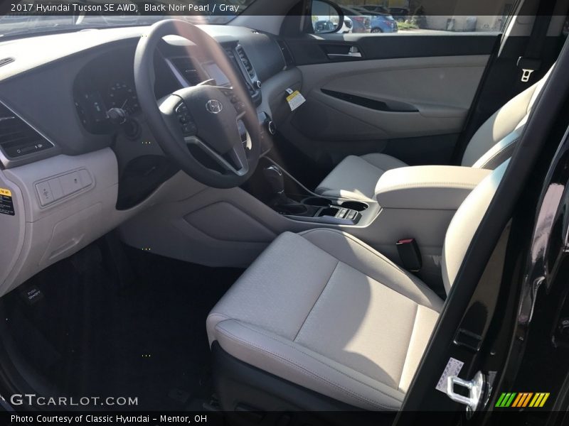 Black Noir Pearl / Gray 2017 Hyundai Tucson SE AWD