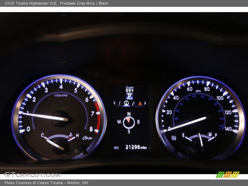 Predawn Gray Mica / Black 2016 Toyota Highlander XLE