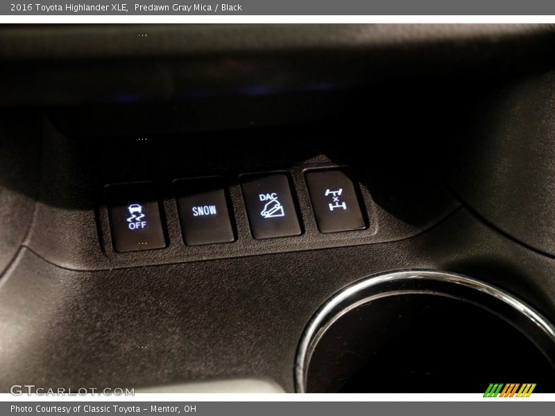 Predawn Gray Mica / Black 2016 Toyota Highlander XLE