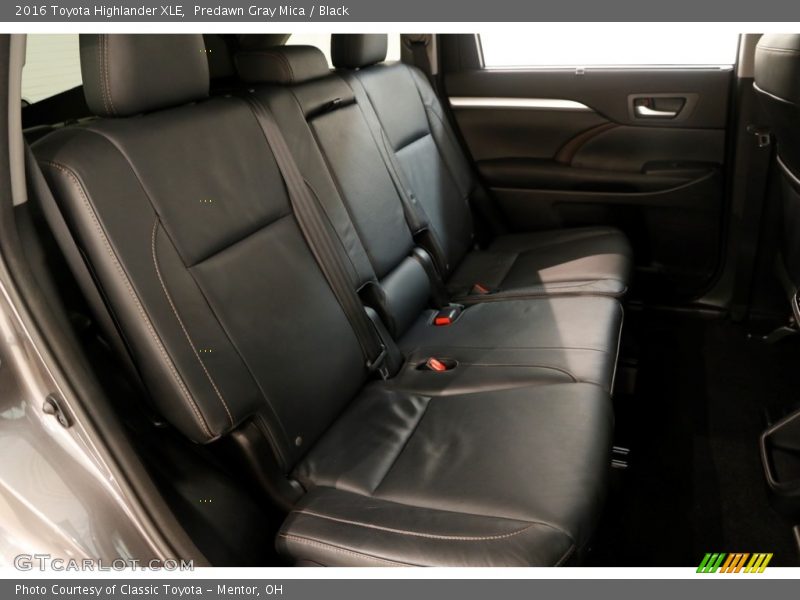 Predawn Gray Mica / Black 2016 Toyota Highlander XLE
