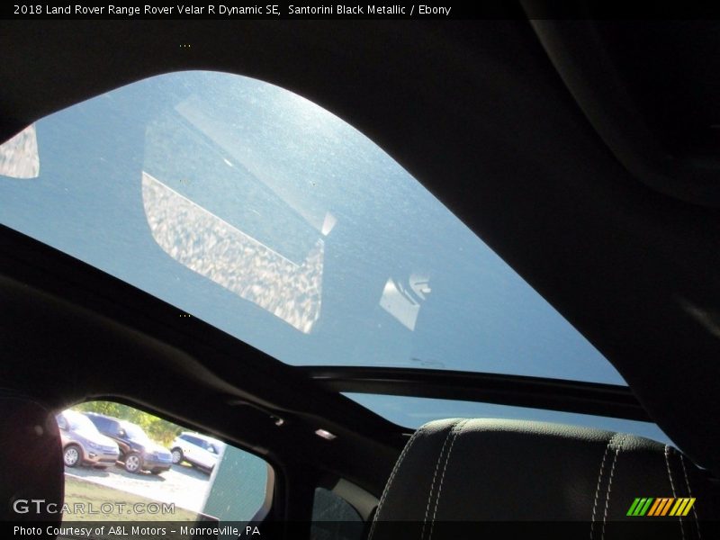 Santorini Black Metallic / Ebony 2018 Land Rover Range Rover Velar R Dynamic SE