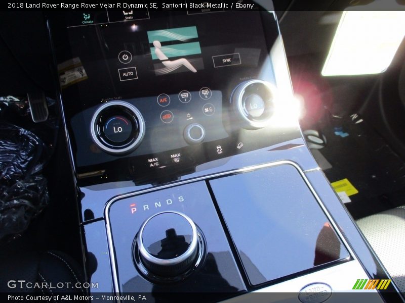 Santorini Black Metallic / Ebony 2018 Land Rover Range Rover Velar R Dynamic SE