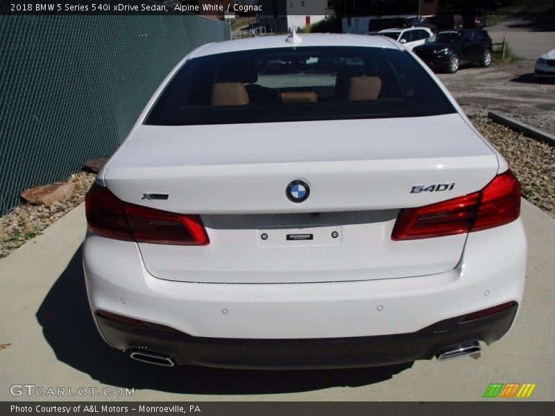 Alpine White / Cognac 2018 BMW 5 Series 540i xDrive Sedan