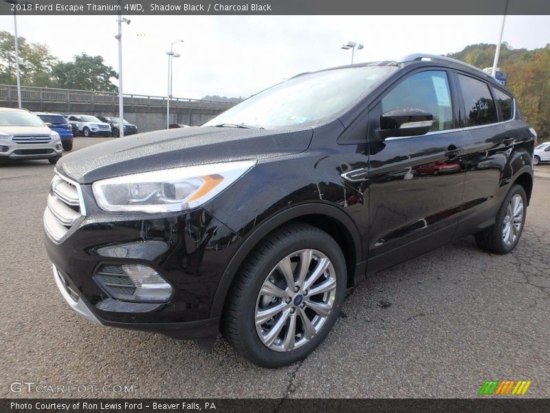 Front 3/4 View of 2018 Escape Titanium 4WD