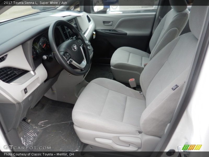 Super White / Ash 2017 Toyota Sienna L
