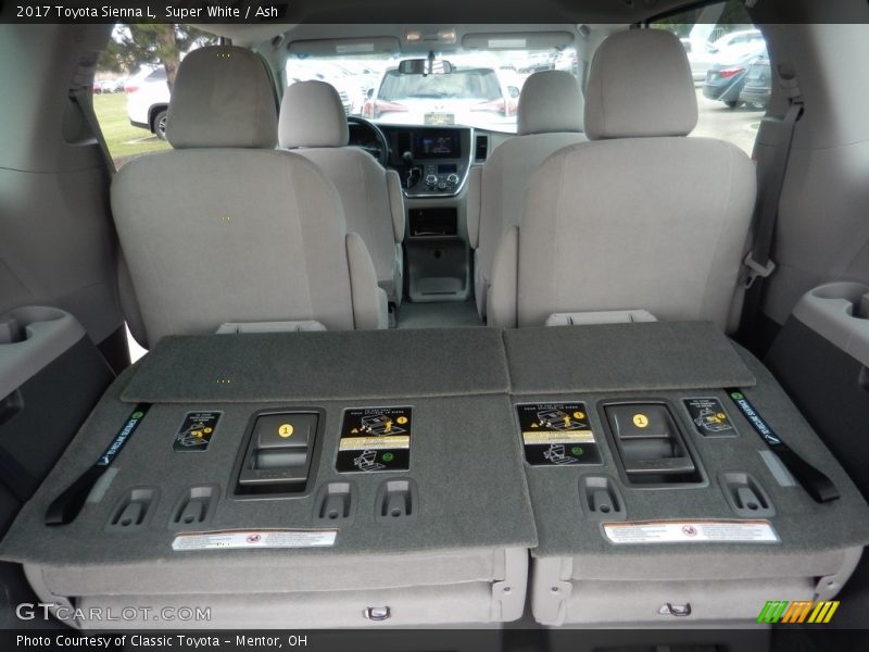 Super White / Ash 2017 Toyota Sienna L