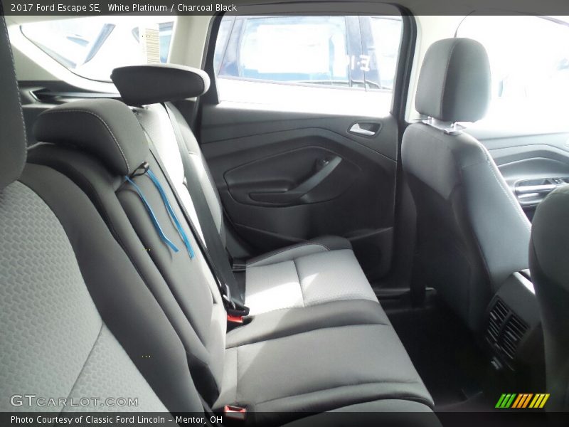 White Platinum / Charcoal Black 2017 Ford Escape SE